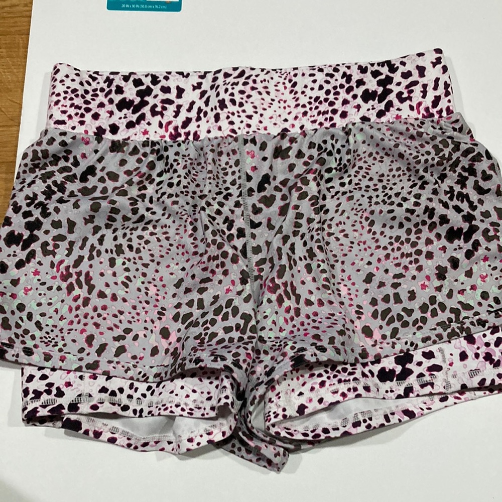M Athletic shorts lined with bike shorts